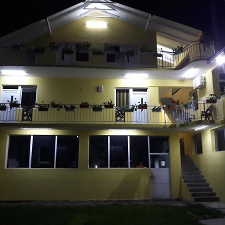 Apartmani Plavi Ягодина Экстерьер фото