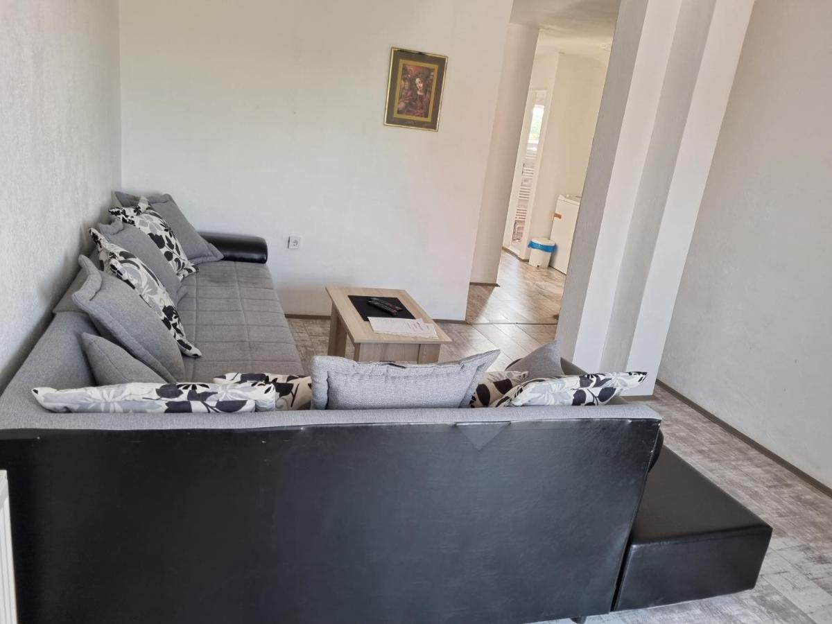 Apartmani Plavi Ягодина Экстерьер фото