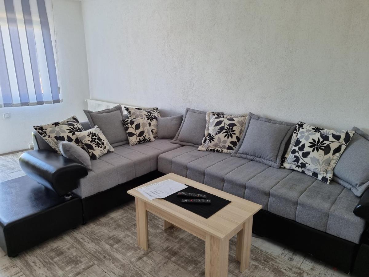 Apartmani Plavi Ягодина Экстерьер фото
