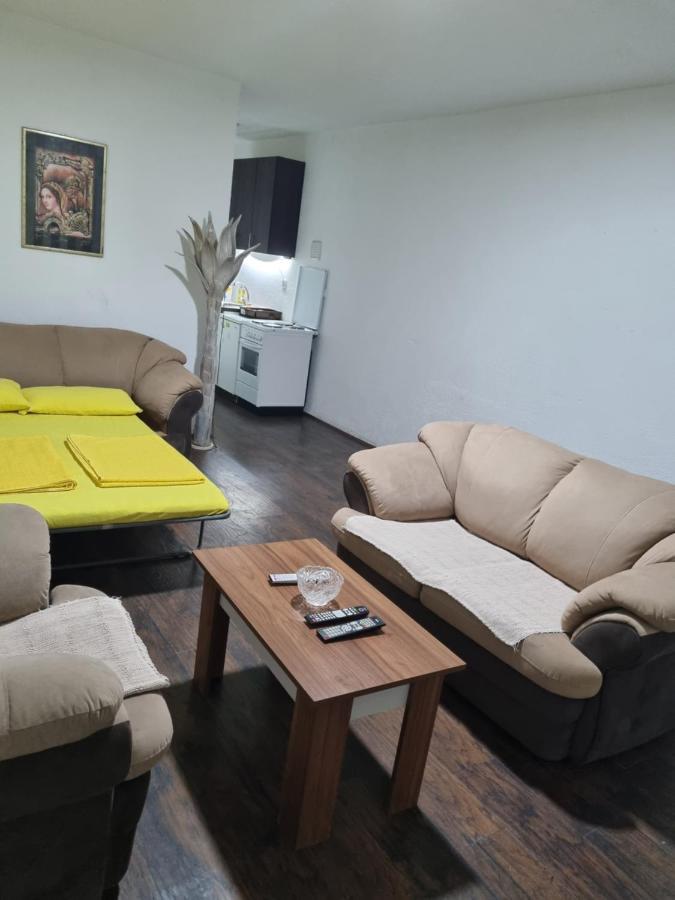 Apartmani Plavi Ягодина Экстерьер фото