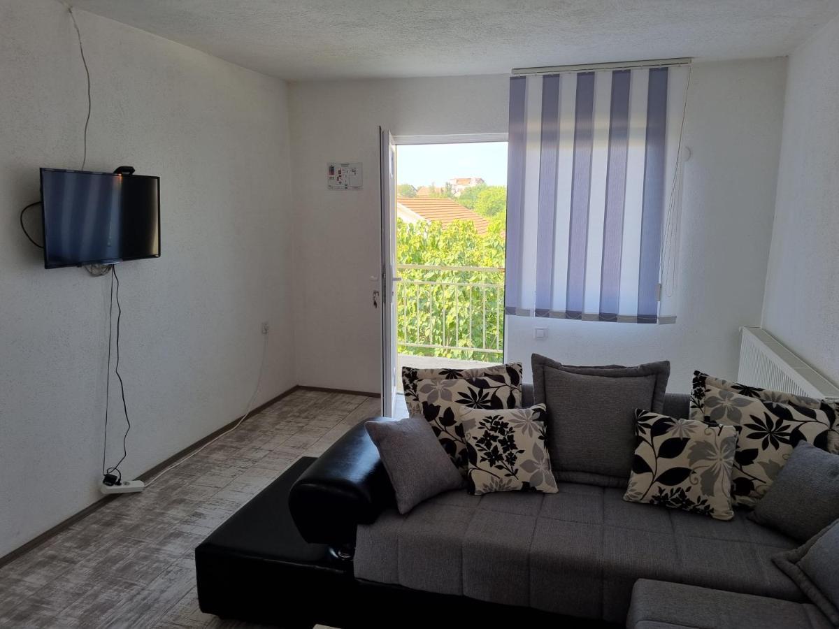 Apartmani Plavi Ягодина Экстерьер фото