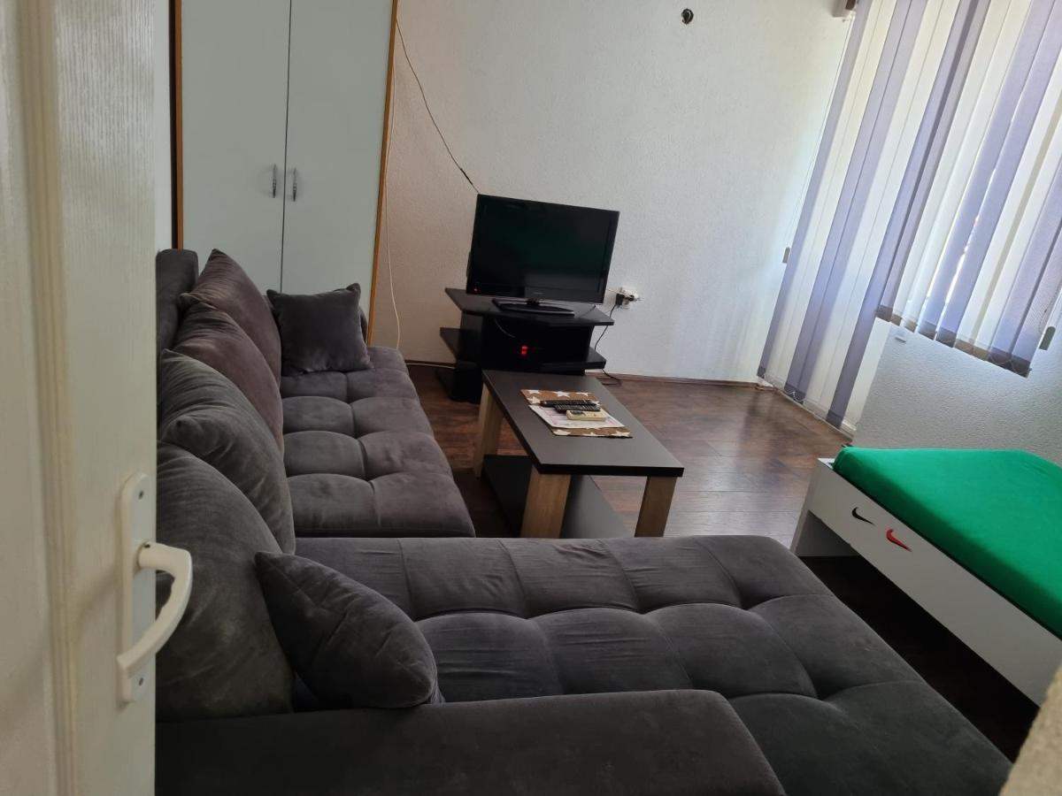 Apartmani Plavi Ягодина Экстерьер фото