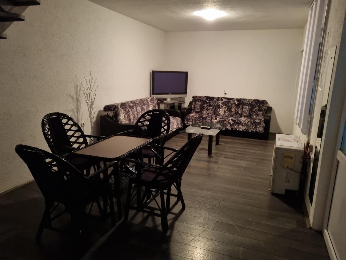 Apartmani Plavi Ягодина Экстерьер фото