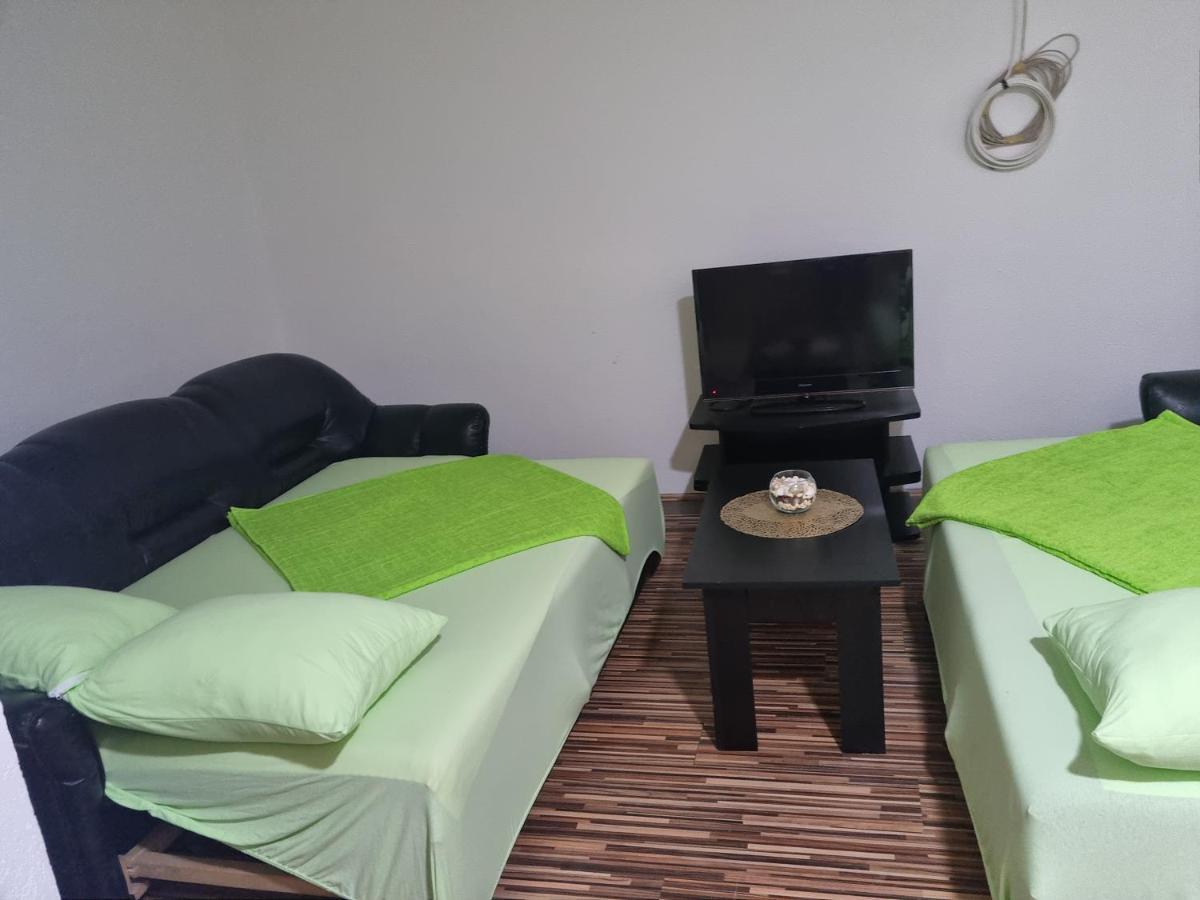 Apartmani Plavi Ягодина Экстерьер фото