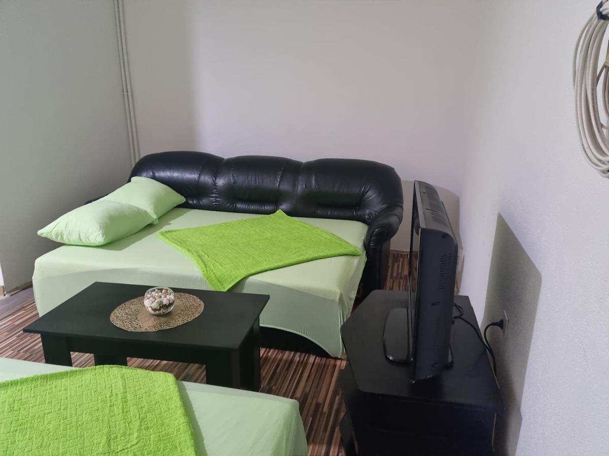 Apartmani Plavi Ягодина Экстерьер фото