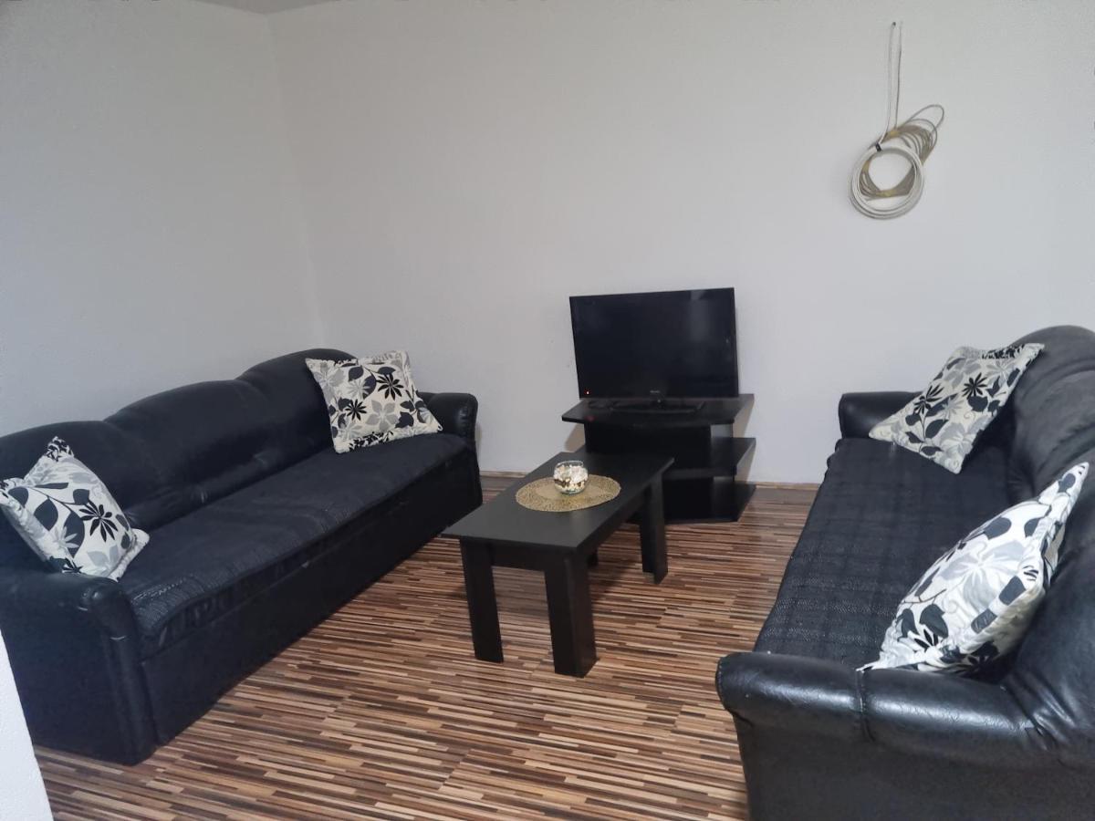 Apartmani Plavi Ягодина Экстерьер фото