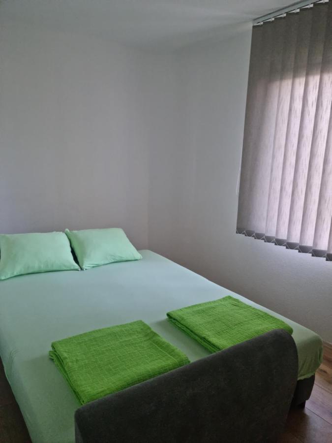 Apartmani Plavi Ягодина Экстерьер фото