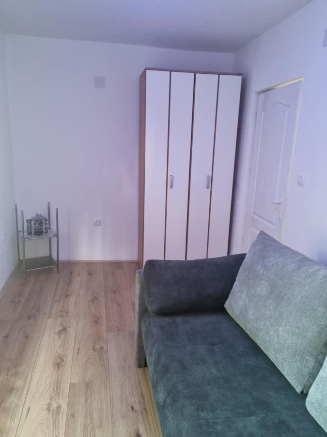 Apartmani Plavi Ягодина Экстерьер фото