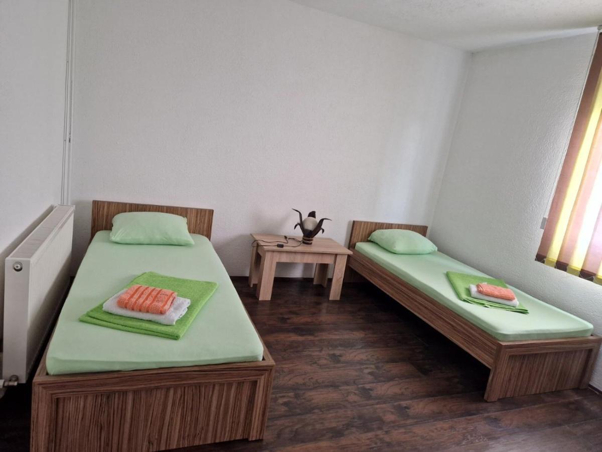 Apartmani Plavi Ягодина Экстерьер фото